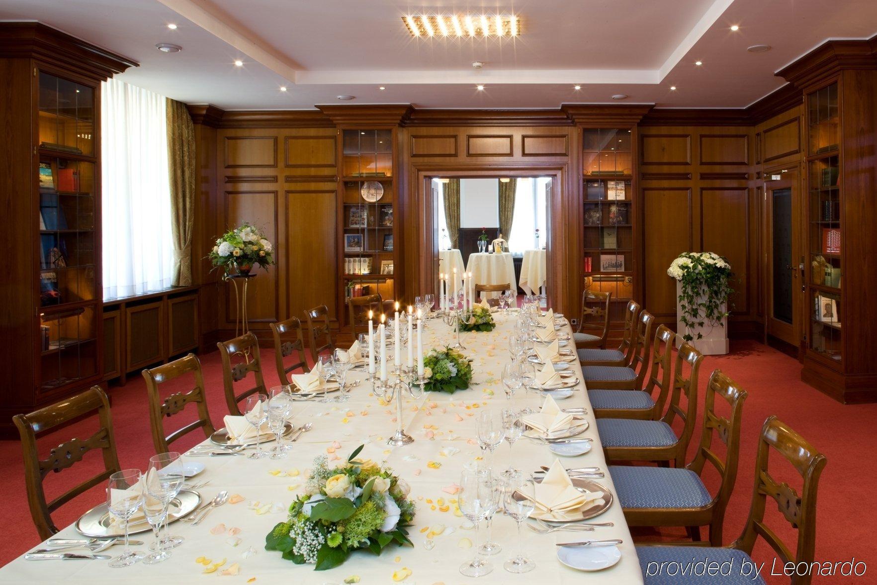 Schlosshotel Karlsruhe Restoran fotoğraf